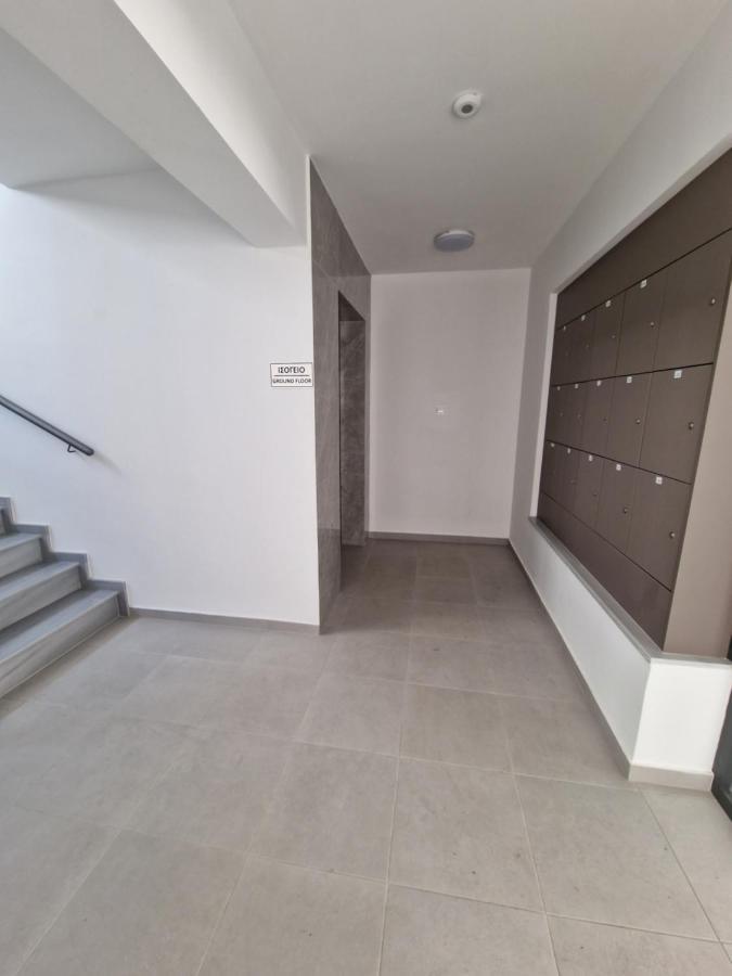 Carisa Deluxe Apartment With Jacuzzi Larnaca Exterior photo