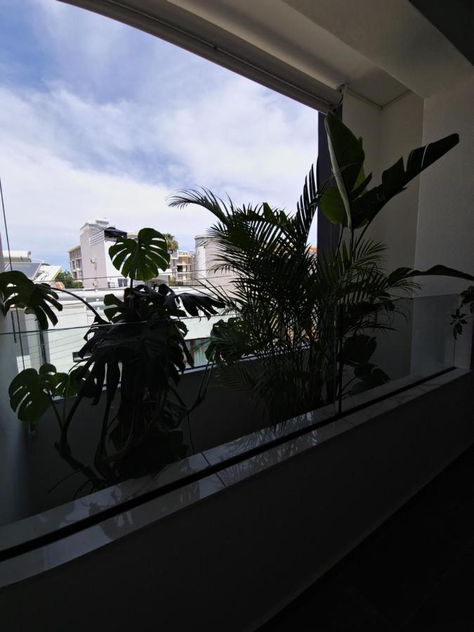 Carisa Deluxe Apartment With Jacuzzi Larnaca Exterior photo